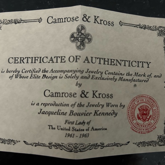 Camrose & Kross Jacqueline Kennedy Replica Bracelet - Picture 3 of 3